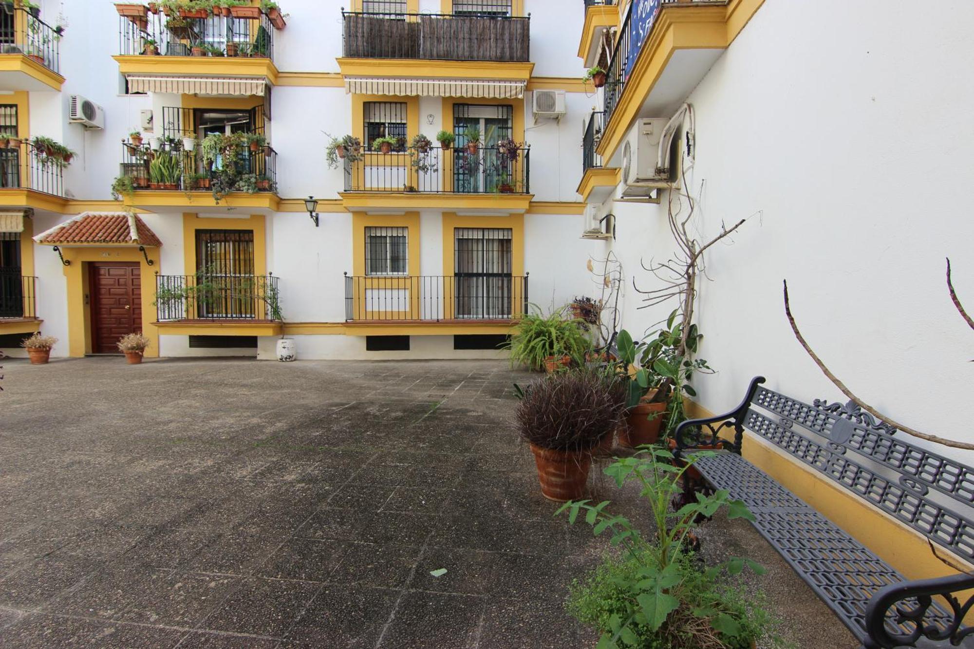 Rentalsevilla Espacioso Apartamento En La Alameda De Hercules Con Parking Екстериор снимка